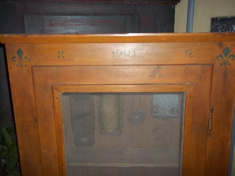 alter Küchen-Vorratsschrank-Gazeschrank-3 Seiten-Gaze-Fliegenschrank