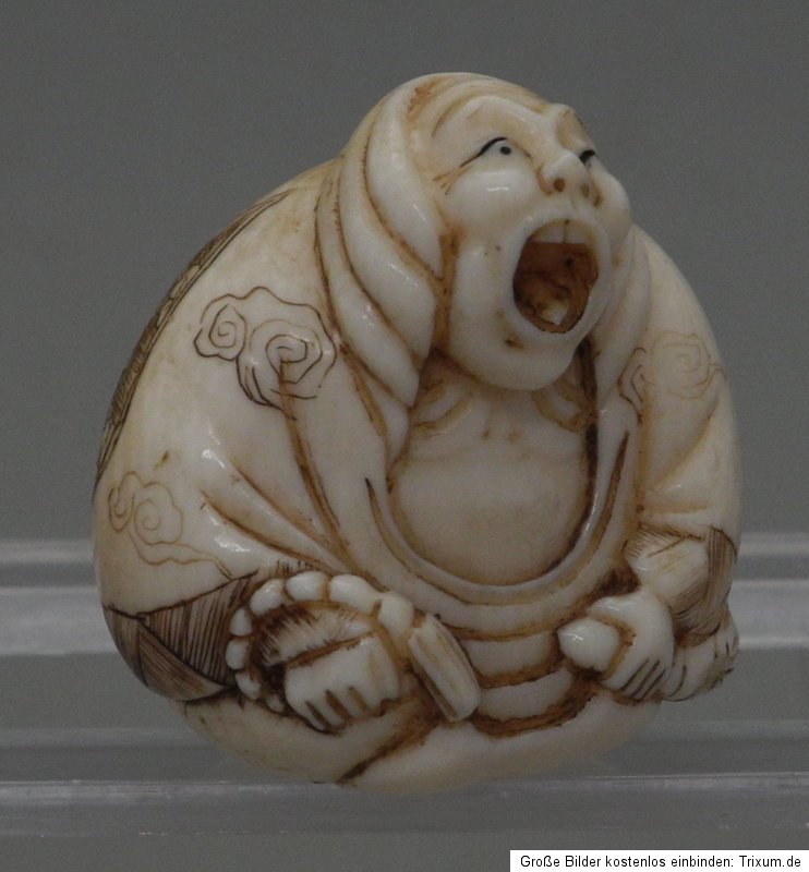 Netsuke aus Bein  Daruma / Dharma  Alter ?? signiert, 30,8 Gramm