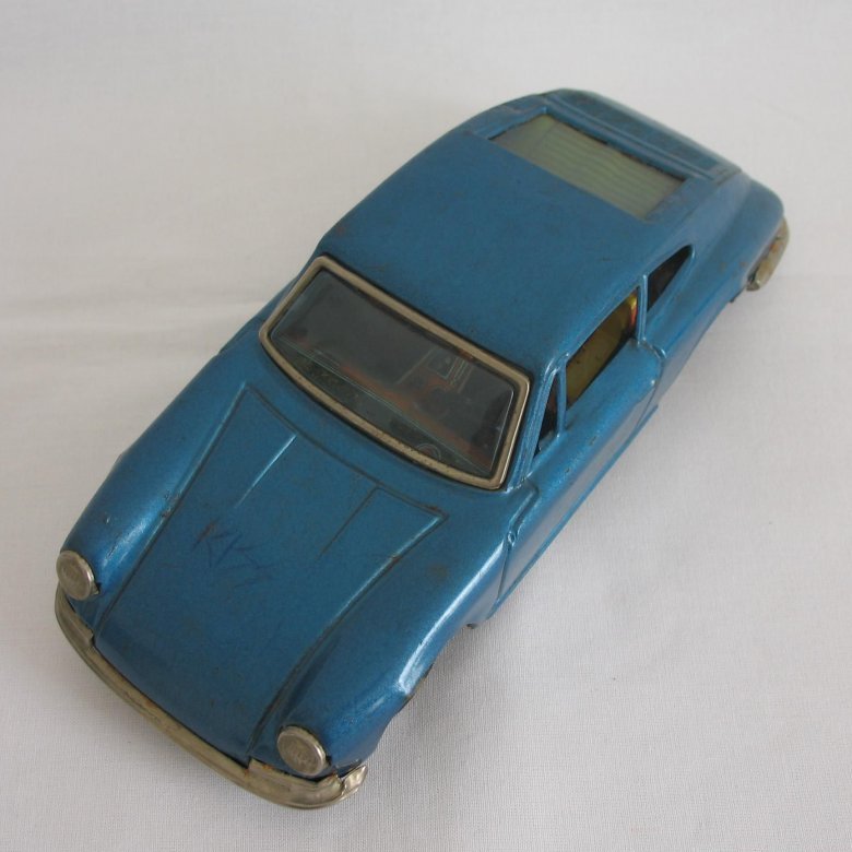 Alter blauer Porsche Yone Japan