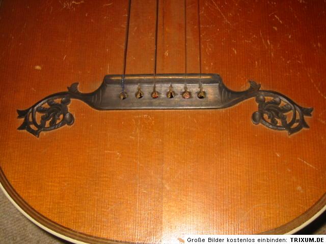 old Lute, big mandolin or guitar? nice soundhole  