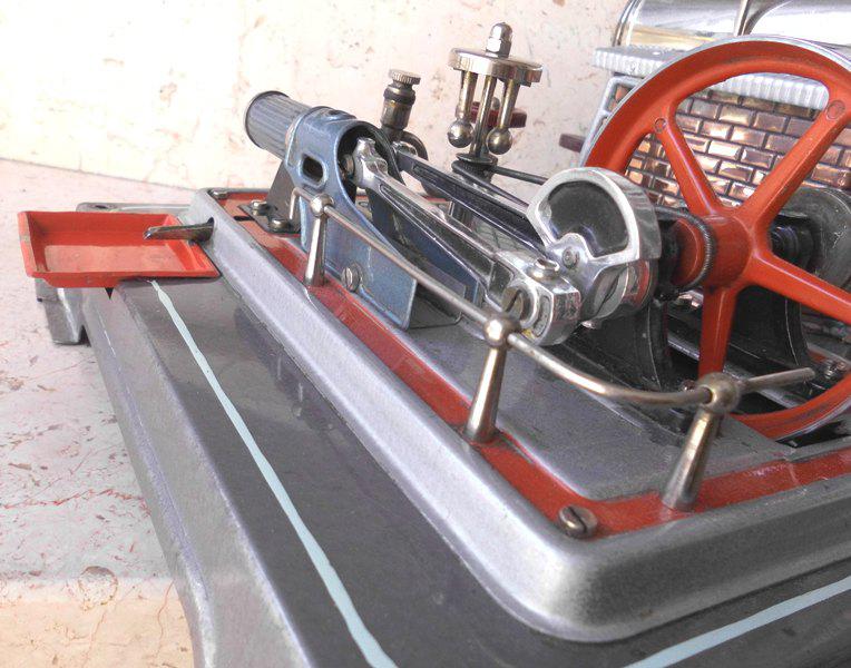 Wilesco D16 Dampfmaschine Mit Domdampfpfeife Und Wilesco M66 Dynamo 